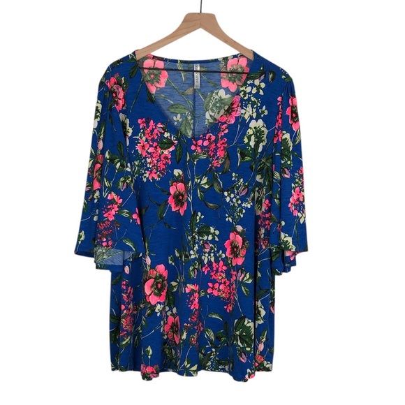 Dear Scarlett Blue Floral Knit Top Blouse - Picture 1 of 6